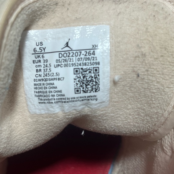 Brand New Air Jordan 1 Mid UTL White/Cream Youth Size 6.5 in Perfect Condition - Picture 6 of 6